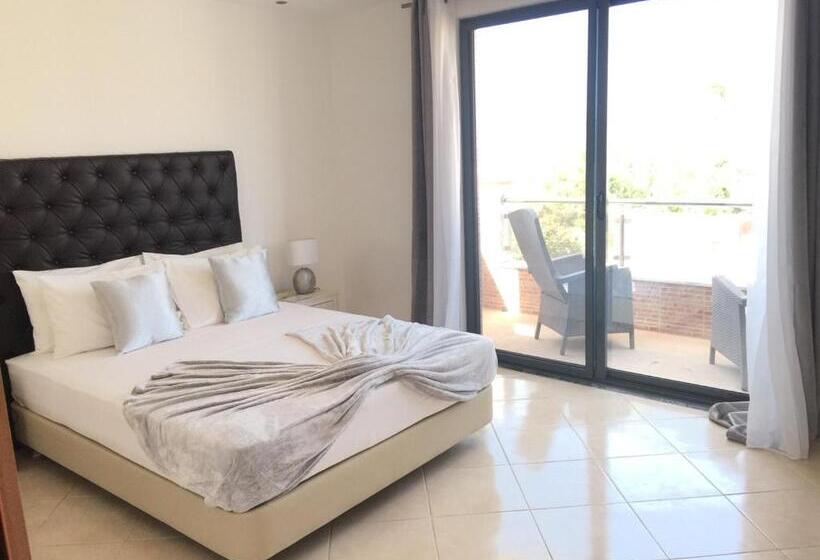 Chambre Standard avec Balcon, Lali S House