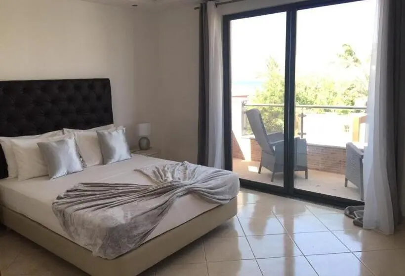 اتاق استاندارد با بالکن, Lali S House