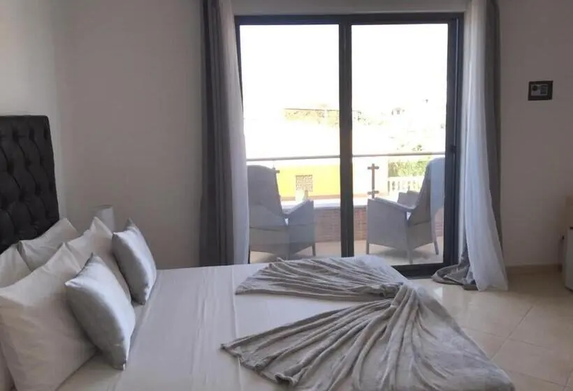 اتاق استاندارد با بالکن, Lali S House