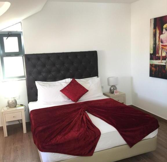 Chambre Standard, Lali S House