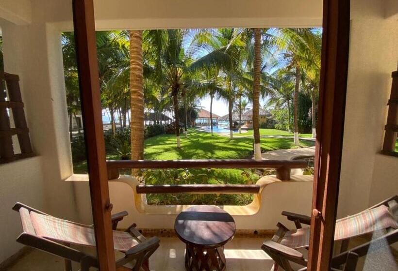 غرفة قياسية مطلّة علي حمام السباحة, Bella Vista