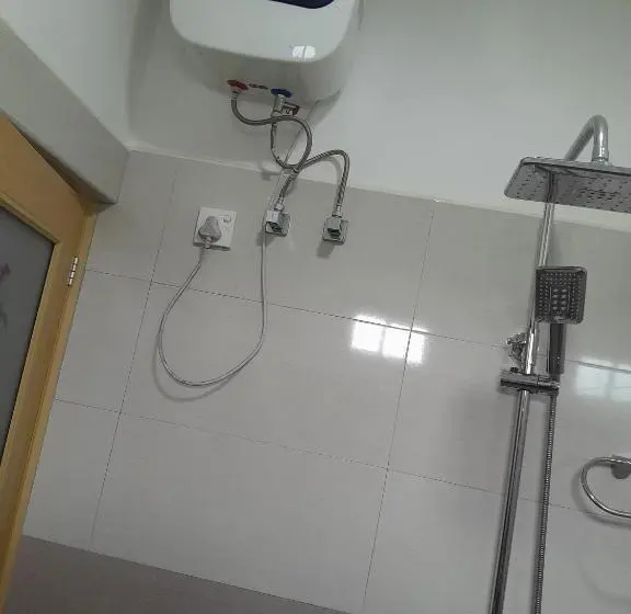 اتاق لوکس با تخت بزرگ, Creek View Inn