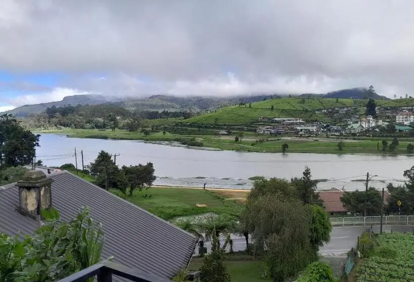 اتاق سوپریور با تخت بزرگ, Creek View Inn