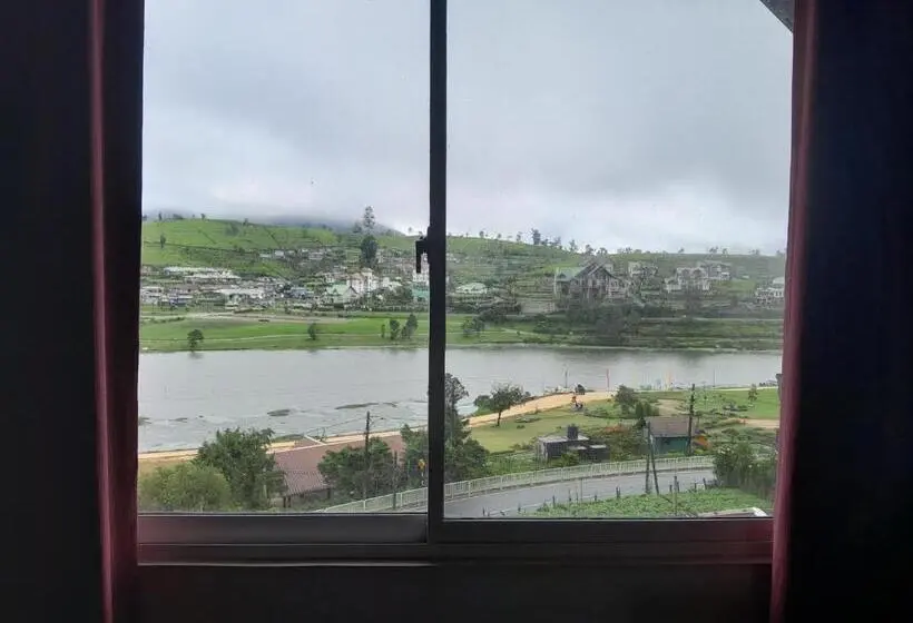 اتاق استاندارد با چشم‌انداز دریاچه, Creek View Inn