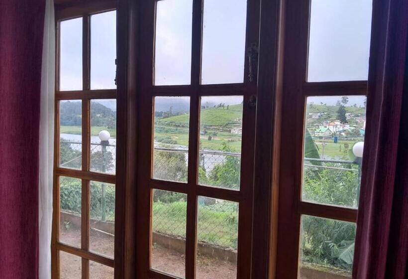 חדר משפחתי, Creek View Inn