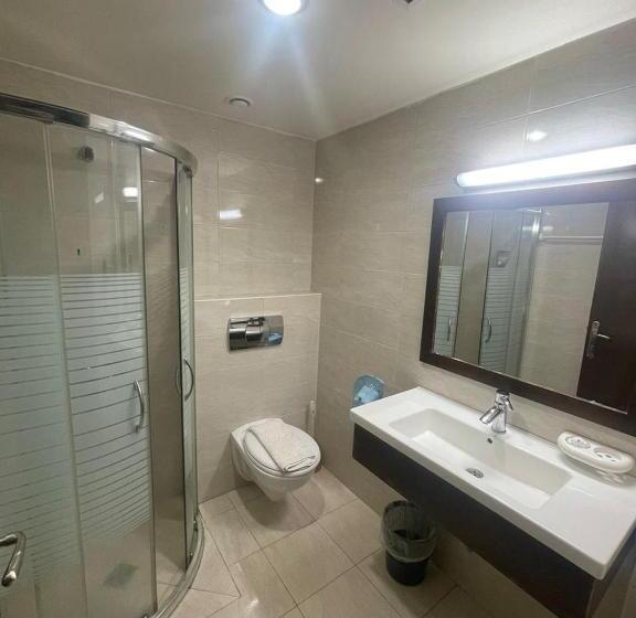 اتاق استاندارد چهار تخته, Eman Regency