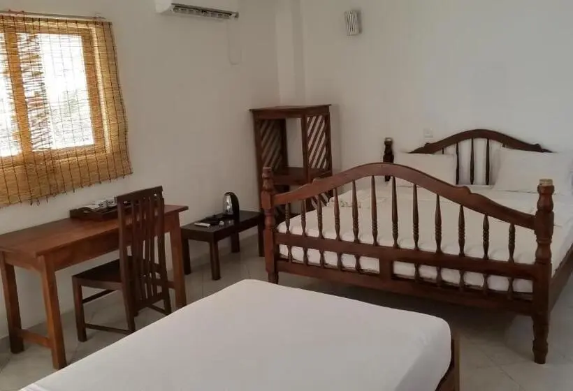 اتاق سه نفره سوپریور با چشم‌انداز دریا, Mirissa Heights
