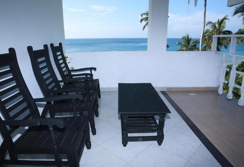 غرفة سوبيريور ثلاثية مطلّة علي البحر, Mirissa Heights