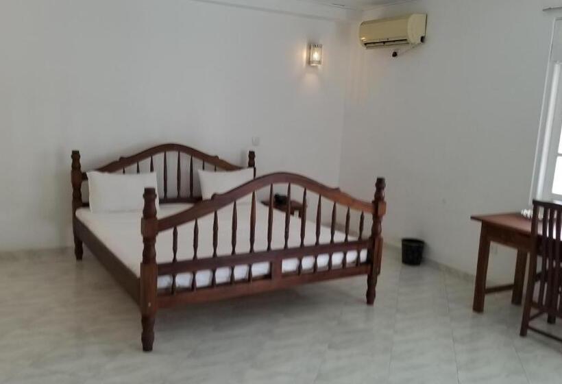 اتاق لوکس, Mirissa Heights
