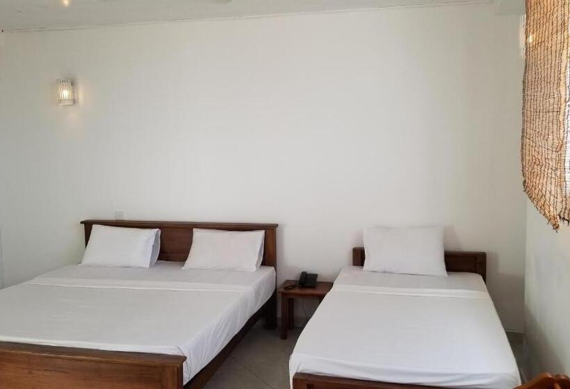 غرفة ديلوكس ثلاثية, Mirissa Heights