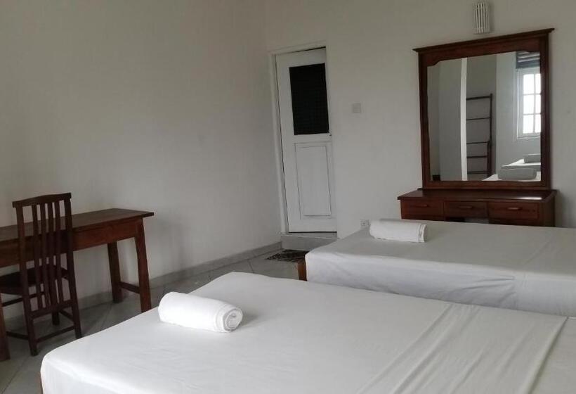 غرفة قياسية, Mirissa Heights