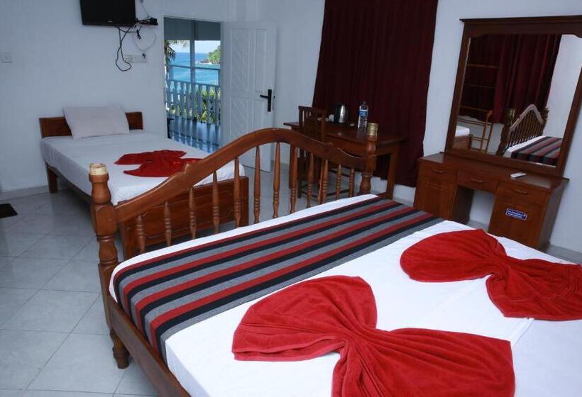 غرفة سوبيريور ثلاثية مطلّة علي البحر, Mirissa Heights