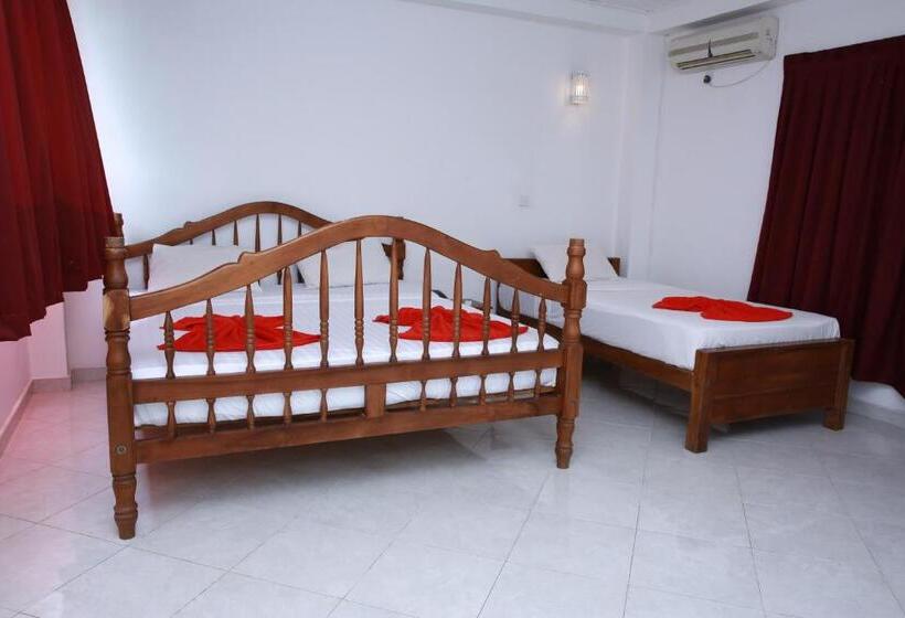 غرفة ديلوكس ثلاثية, Mirissa Heights