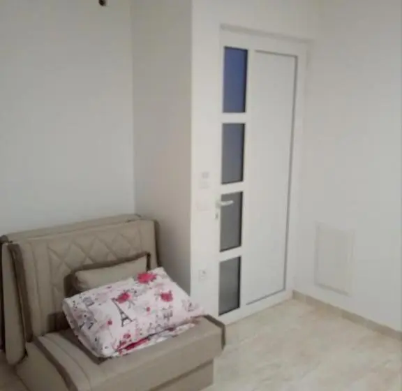 سوییت, Apartmani M&v