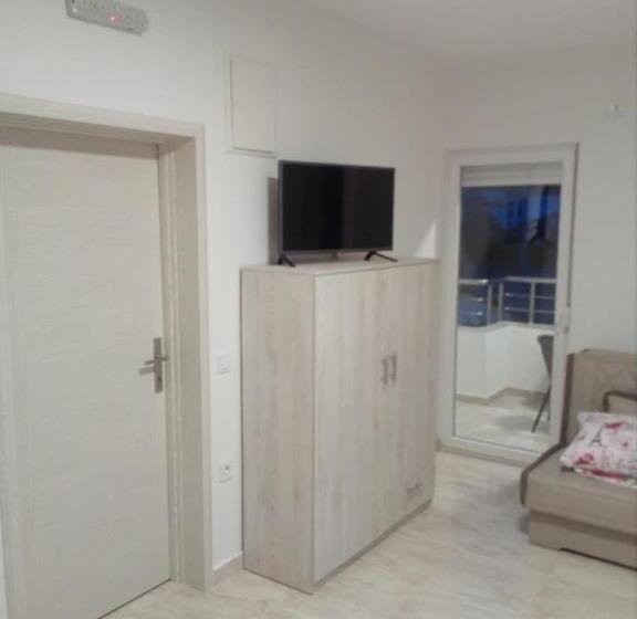 سوییت, Apartmani M&v