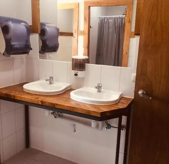 Standard Neljän Hengen Huone Jaettu Kylpyhuone, Hostal Esquina Patagónica