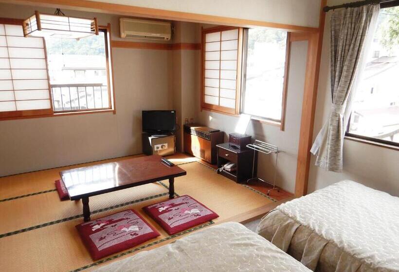 اتاق خانوادگی, Togoro