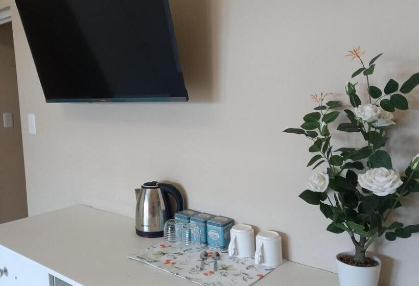 חדר דלוקס, The Secret Garden