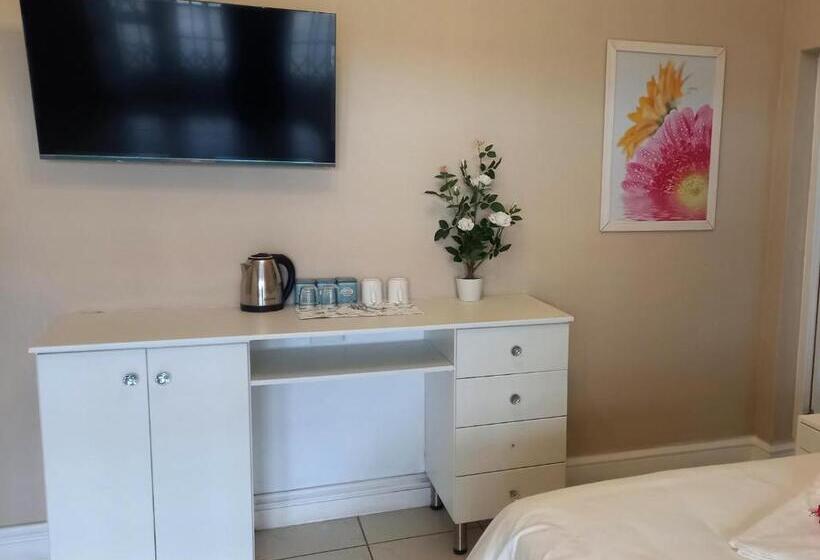 חדר דלוקס, The Secret Garden