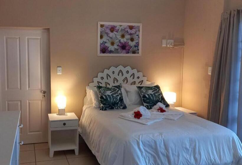 חדר דלוקס, The Secret Garden