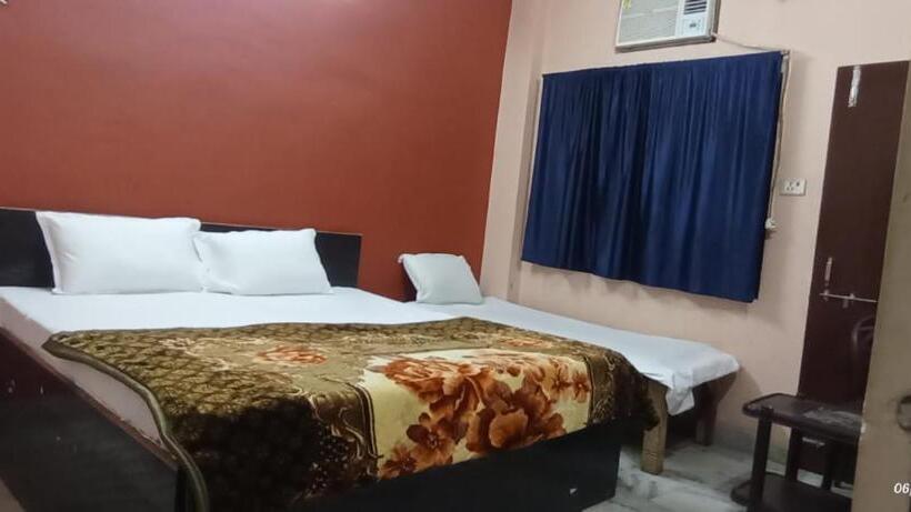 Quarto Estandar, Aerosky Room Varanasi