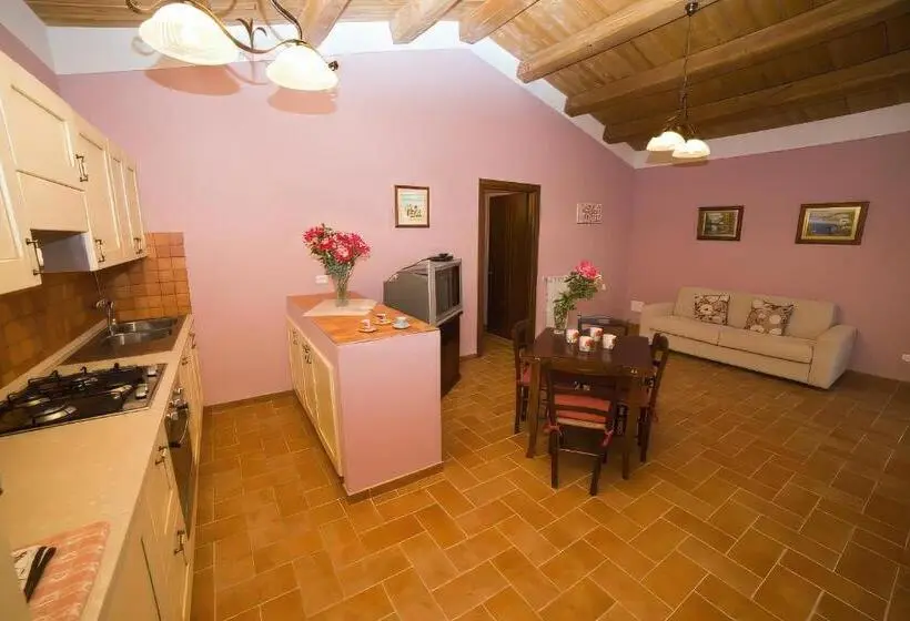 آپارتمان 1 خوابه با چشم‌انداز استخر, Agriturismo L Elce