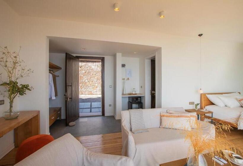 غرفة ديلوكس مطلّة علي البحر مزوَّدة بشُرفة, Momos Otel