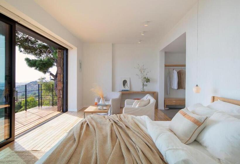 غرفة ديلوكس مطلّة علي البحر مزوَّدة بشُرفة, Momos Otel