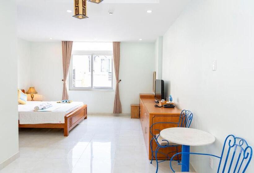 استودیوی لوکس, Tnh Hotel Vung Tau
