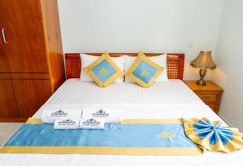 استودیوی لوکس, Tnh Hotel Vung Tau