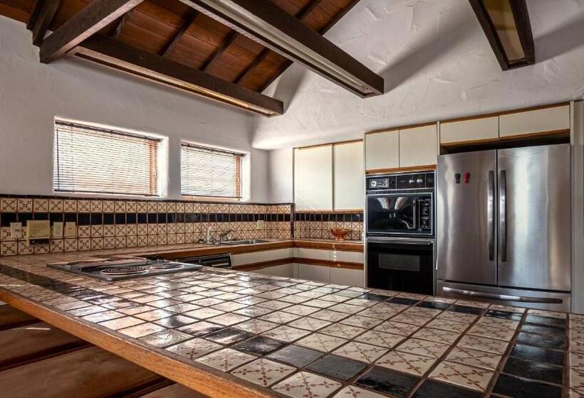 패밀리 스위트, Sierra Foothills Haven