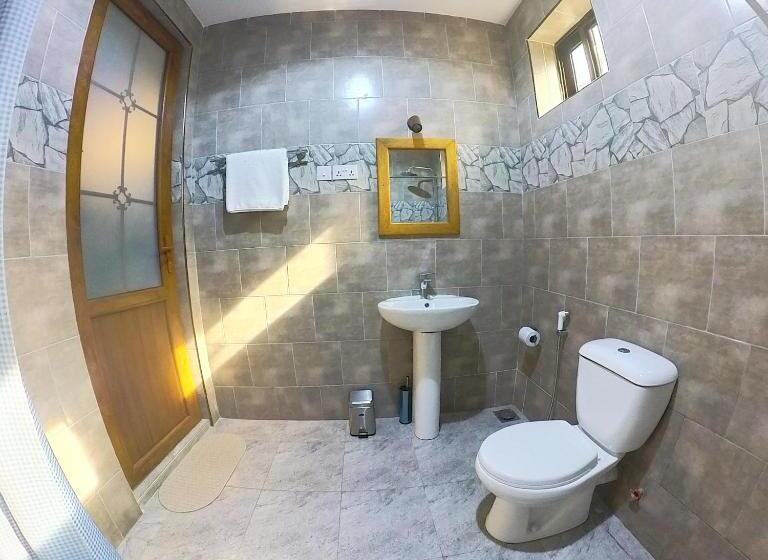 اتاق لوکس, Velmont