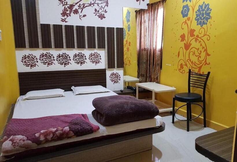 Номер Стандарт, New Hotel Shree Radha Krishna Palace, Maheshwar