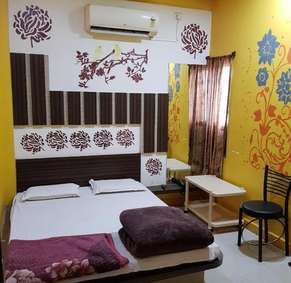 标准间, New Hotel Shree Radha Krishna Palace, Maheshwar