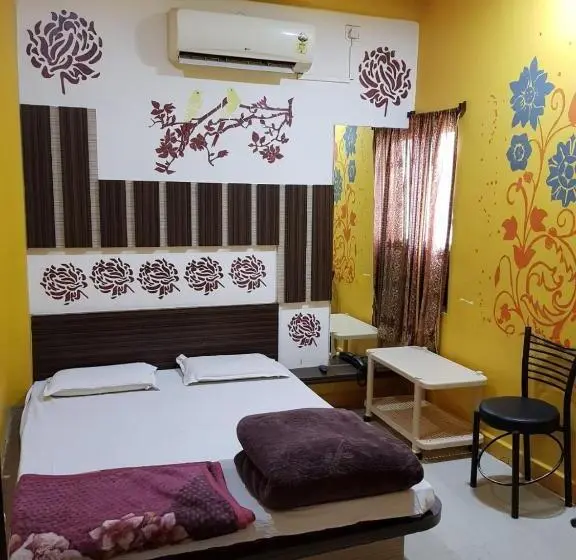 スタンダードルーム, New Hotel Shree Radha Krishna Palace, Maheshwar