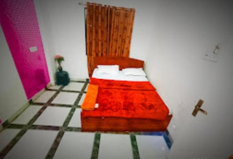 标准间, New Hotel Shree Radha Krishna Palace, Maheshwar