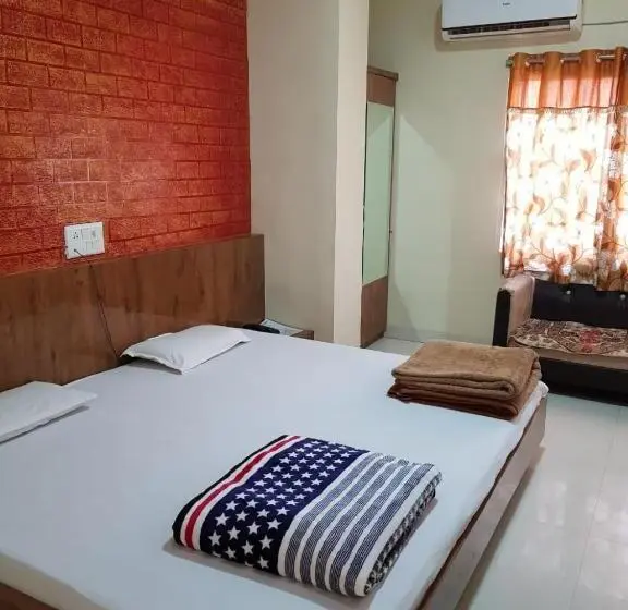 スタンダードルーム, New Hotel Shree Radha Krishna Palace, Maheshwar
