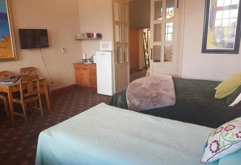 Huoneisto 1 Makuuhuone Pohjakerros, La Riviera Guesthouse