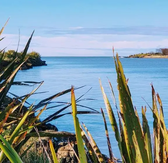 Huoneisto 1 Makuuhuone Puutarhanäkymä, La Riviera Guesthouse