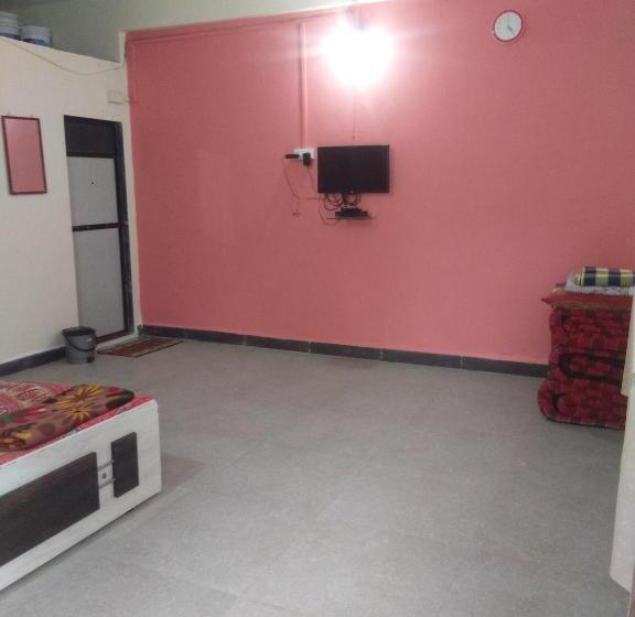 غرفة عائلية, Sai Sneh Holidays Cottage