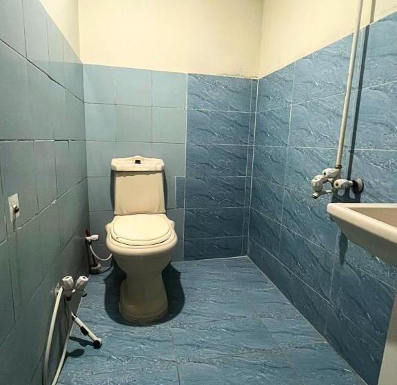 اتاق لوکس چهار تخته, The Value Guest House Near Airport