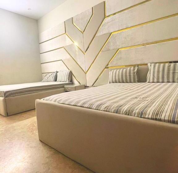 اتاق لوکس چهار تخته, The Value Guest House Near Airport