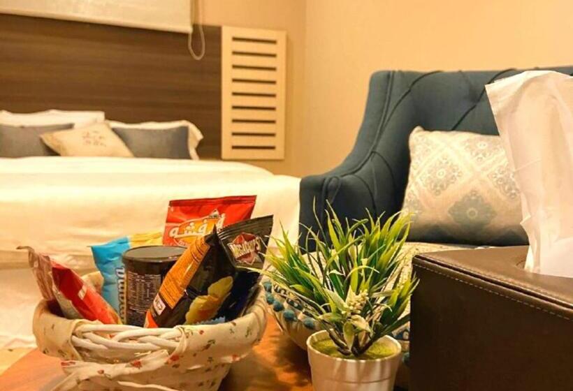 Superior Szoba King Size Bed, البندقية للأجنحة الفندقية بريدة Bq Hotel Suites