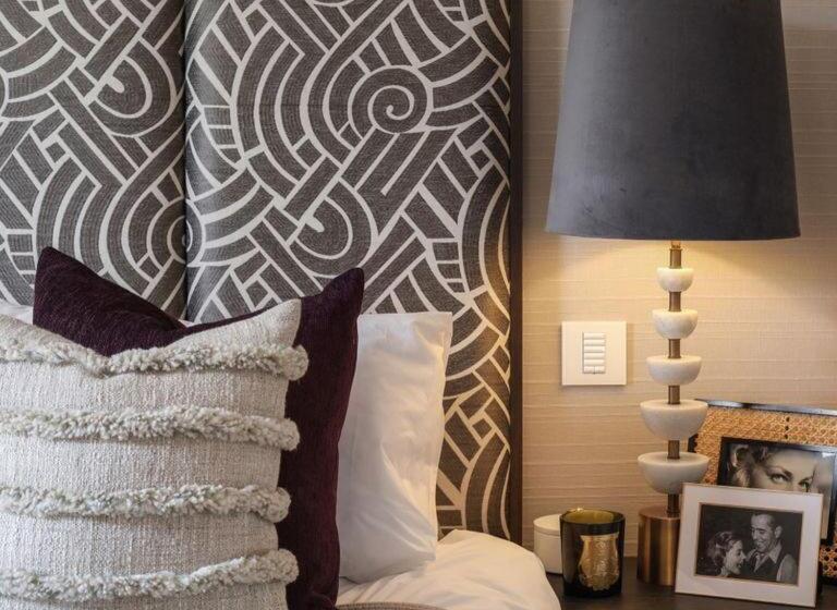 غرفة ديلوكس سرير كينج, The Red Lion