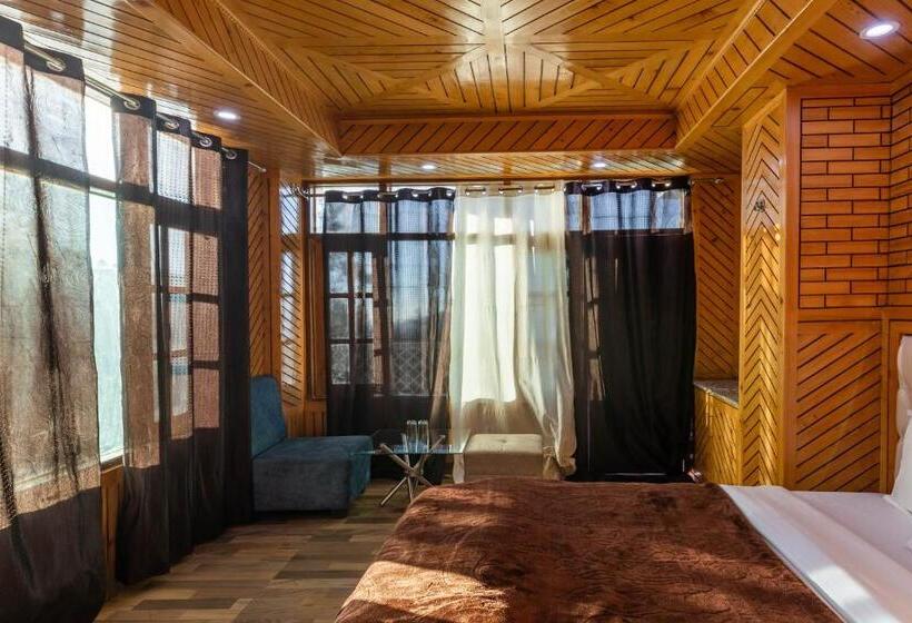 חדר משפחתי נוף להרים, De Green Park