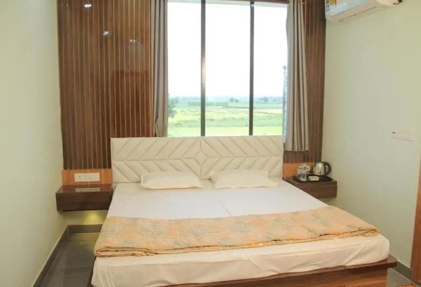 Perhehuone, Bishnupur River Side Resort