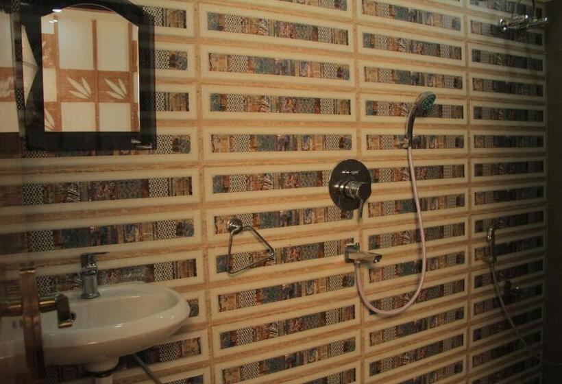 סוויטה משפחתית, Bishnupur River Side Resort