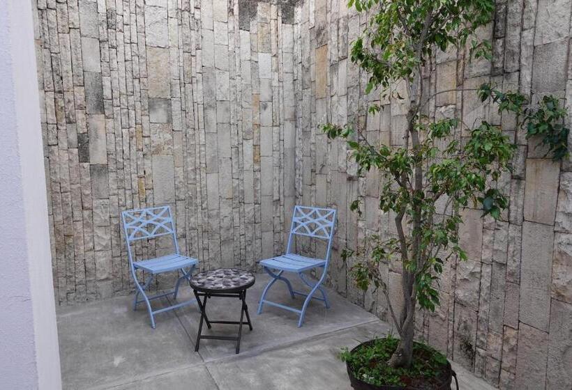 غرفة قياسية مزوَّدة بتراس, Maison Lapinou