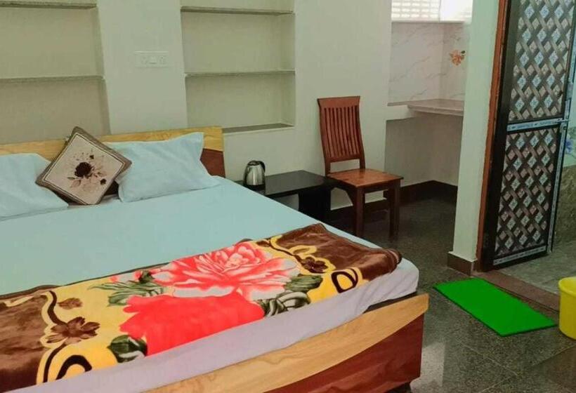 三人经典房间, Oyo 8201 Blg Villa Guest House