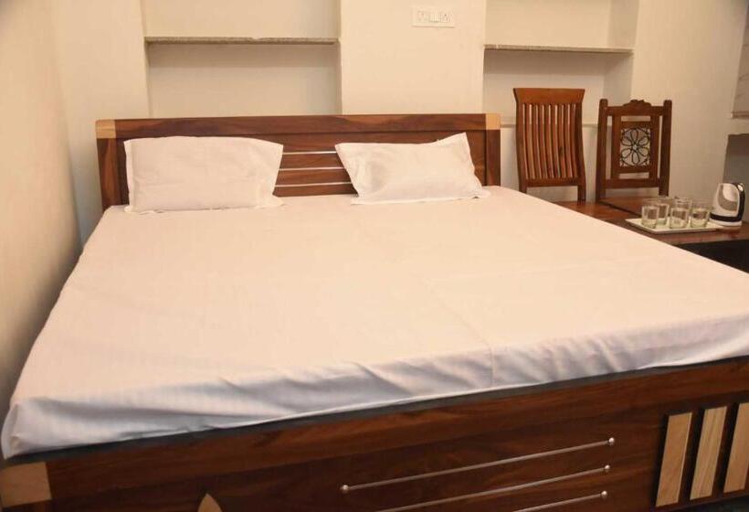 三人经典房间, Oyo 8201 Blg Villa Guest House